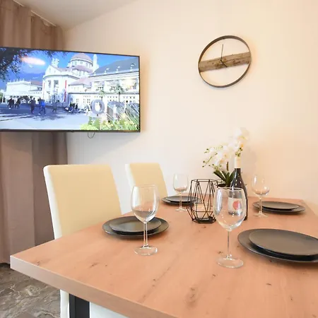 Jacuzzi Bei Lägenhet Merano