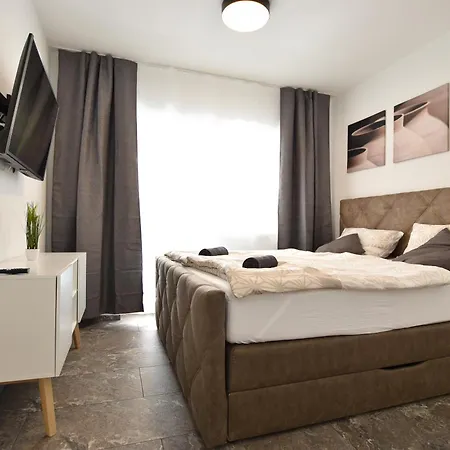 Jacuzzi Bei شقة ميرانو